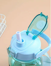 Cargar imagen en el visor de la galería, BOTELLA DE PLÁSTICO CON FIGURA DE OSO