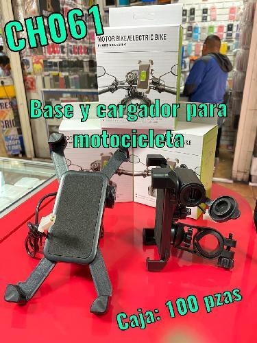 BASE BIKER DE CELULAR PARA MOTO CON CABLE DE CARGA  A MANUBRIO (CH-061)