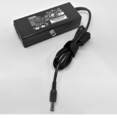 CARGADOR PARA LAPTOP TOSHIBA 15V - 5A